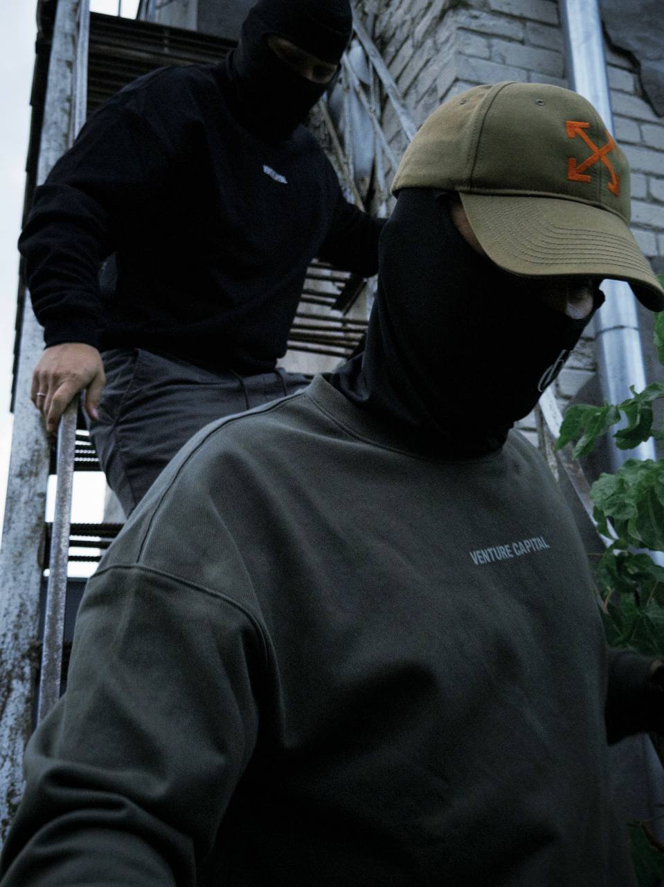 Sweatshirt / TAX SYSTEM